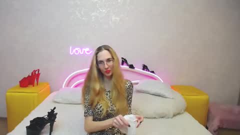 Snapshot of klaryevans chatting on March 2025 02:12:01 PM Klary online show from March 2025 02:12:01 PM