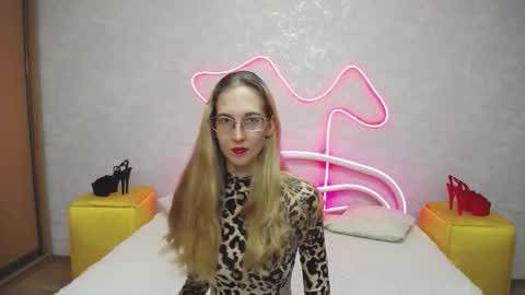 Snapshot of klaryevans chatting on September 2025 01:44:02 PM Klary online show from September 2025 01:44:02 PM