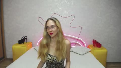 Snapshot of klaryevans chatting on September 2025 04:14:02 AM Klary online show from September 2025 04:14:02 AM