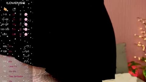 Klee online show from October 2025 04:13:01 AM