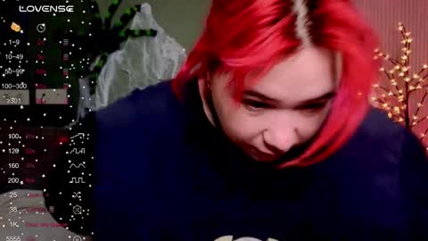 Klee online show from October 2025 04:24:01 AM