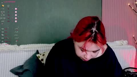 Klee online show from November 2025 04:18:02 AM