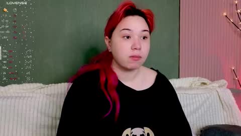 Klee online show from November 2025 05:23:02 AM