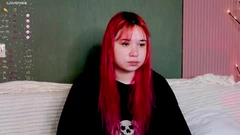 Klee online show from November 2025 04:34:02 AM