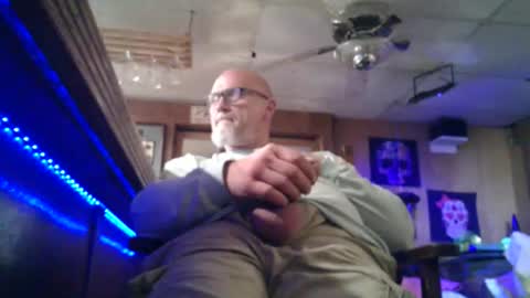 Snapshot of kleeeen chatting on April 2026 10:31:02 AM MrKleeen online show from April 2026 10:31:02 AM