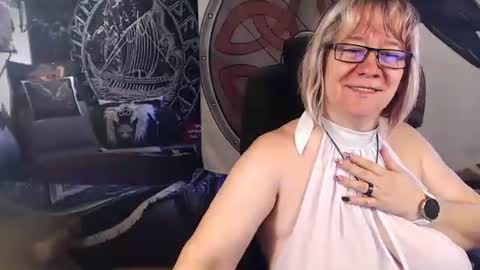 Michelle online show from September 2025 06:37:01 AM
