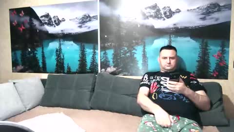 Kleosnow online show from September 2025 07:55:02 AM