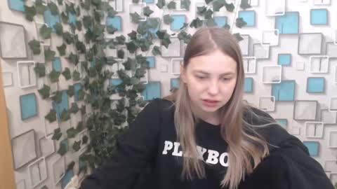 klerkarina online show from March 2025 05:40:01 AM