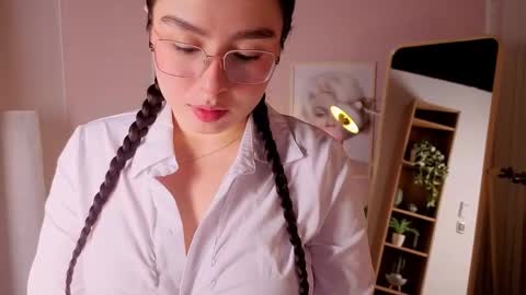 Snapshot of kloe222 chatting on October 2025 02:18:02 PM kloe222 online show from October 2025 02:18:02 PM