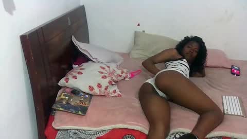 kloe_cooper online show from November 2025 06:40:02 PM