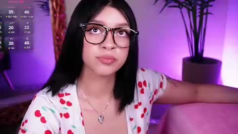Snapshot of kloe_meow chatting on July 2026 03:23:01 AM Kloe online show from July 2026 03:23:01 AM