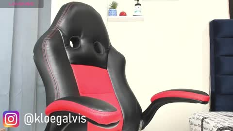 Snapshot of kloe_squirts chatting on February 2025 11:41:01 AM KLOE online show from February 2025 11:41:01 AM