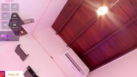 Snapshot of kloey_hoot chatting on March 2025 10:31:02 PM Kloey online show from March 2025 10:31:02 PM