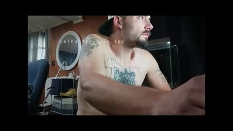 LOUiViLAN online show from October 2025 05:35:01 PM