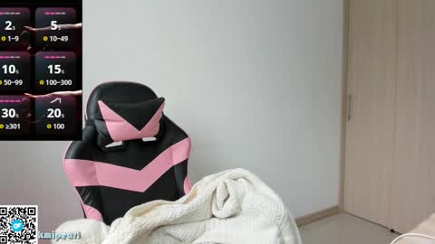 Snapshot of kmipearl chatting on February 2026 04:32:01 PM Camila Reyes online show from February 2026 04:32:01 PM