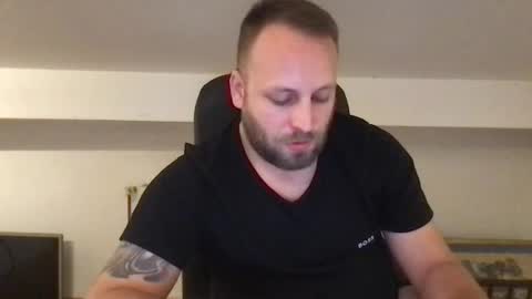 Snapshot of kobasic chatting on October 2025 12:22:01 AM hugo online show from October 2025 12:22:01 AM