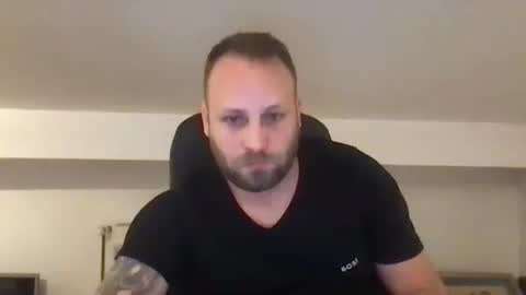 Snapshot of kobasic chatting on November 2025 10:01:01 PM hugo online show from November 2025 10:01:01 PM