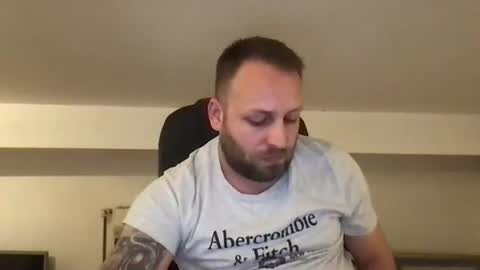 Snapshot of kobasic chatting on November 2025 11:37:02 PM hugo online show from November 2025 11:37:02 PM