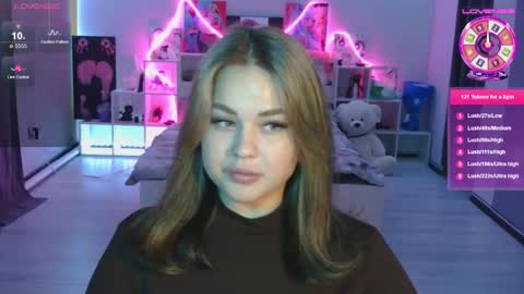 Mia online show from October 2025 08:57:01 PM