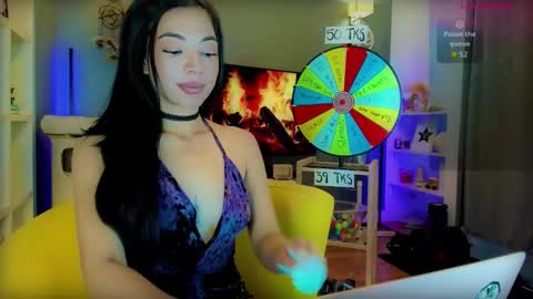 Lisa      online show from October 2025 02:03:02 PM