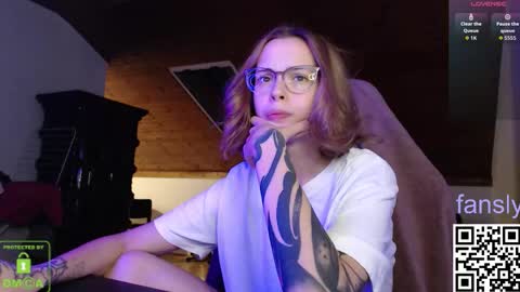 Valou online show from October 2025 08:05:02 PM