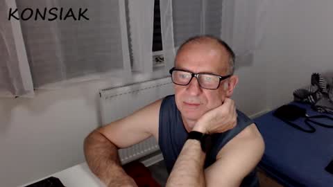 Snapshot of konsiak chatting on September 2025 06:52:02 PM Komsiak online show from September 2025 06:52:02 PM