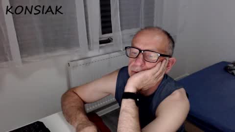 Snapshot of konsiak chatting on September 2025 09:47:02 PM Komsiak online show from September 2025 09:47:02 PM