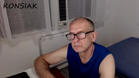 Snapshot of konsiak chatting on September 2025 08:31:01 PM Komsiak online show from September 2025 08:31:01 PM