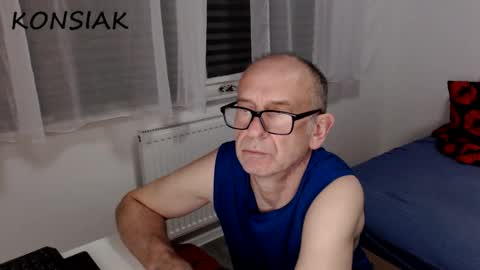Snapshot of konsiak chatting on October 2025 07:36:02 PM Komsiak online show from October 2025 07:36:02 PM