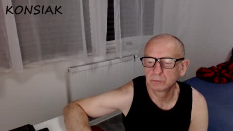 Snapshot of konsiak chatting on October 2025 08:38:01 PM Komsiak online show from October 2025 08:38:01 PM