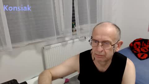 Snapshot of konsiak chatting on February 2026 04:11:02 PM Komsiak online show from February 2026 04:11:02 PM