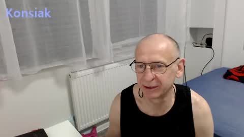 Snapshot of konsiak chatting on April 2026 06:47:02 PM Komsiak online show from April 2026 06:47:02 PM