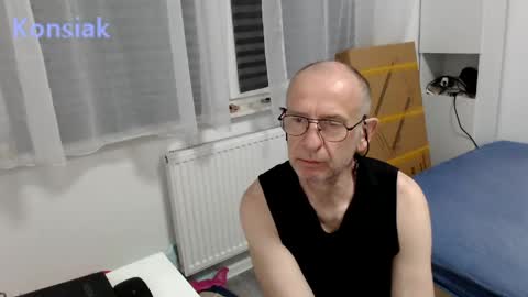 Snapshot of konsiak chatting on May 2026 09:09:01 PM Komsiak online show from May 2026 09:09:01 PM