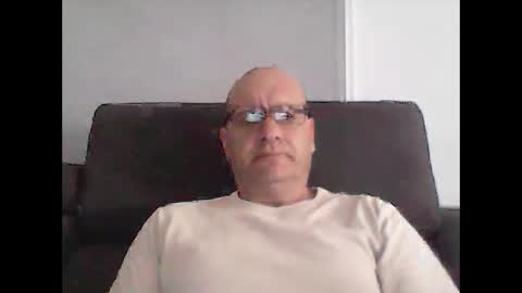 Snapshot of konsty17 chatting on October 2025 11:49:02 PM konsty17 online show from October 2025 11:49:02 PM