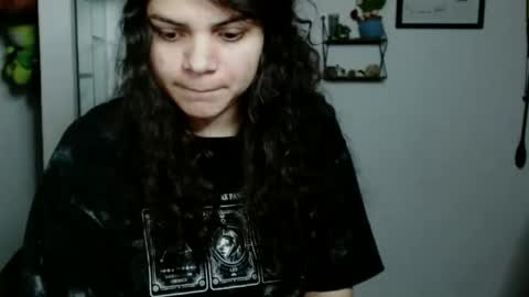 Karoll online show from October 2025 01:48:02 AM