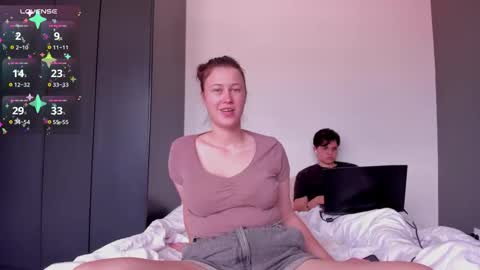 Twiix online show from September 2025 07:52:01 PM