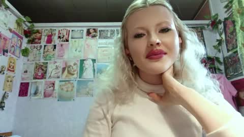 kourtneykosmicki online show from April 2026 02:44:02 PM