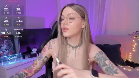 Jess online show from October 2025 05:23:02 PM