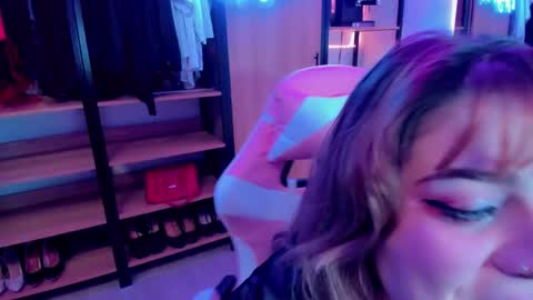 Snapshot of kpayton99 chatting on October 2025 01:33:02 AM Khloe online show from October 2025 01:33:02 AM