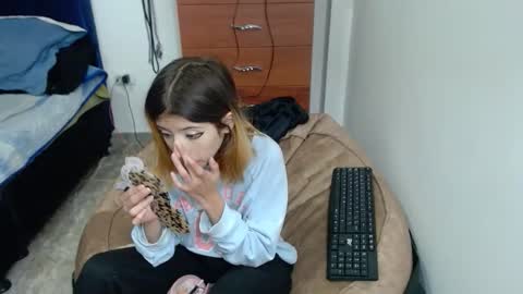 kratos_and_afrodita online show from November 2025 02:55:01 AM