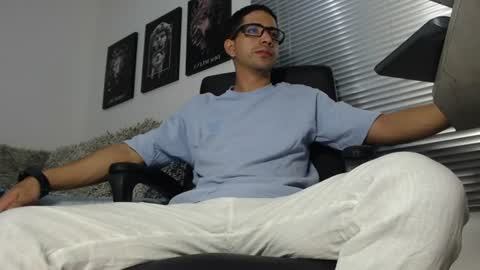 kratoswolf online show from July 2026 01:50:01 PM