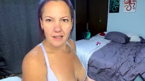 Snapshot of kreamyk420 chatting on October 2025 04:14:02 PM kreamyk420 online show from October 2025 04:14:02 PM