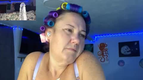 kreamyk420 online show from November 2025 11:42:01 AM