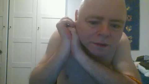 kreolsk34 online show from October 2025 01:25:01 AM