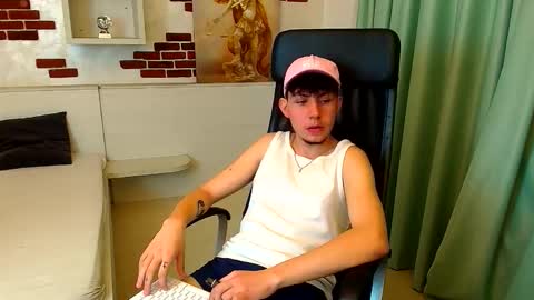 KrewVaughn online show from October 2025 05:18:01 AM