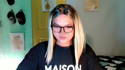 krezikeed online show from April 2026 04:12:01 AM