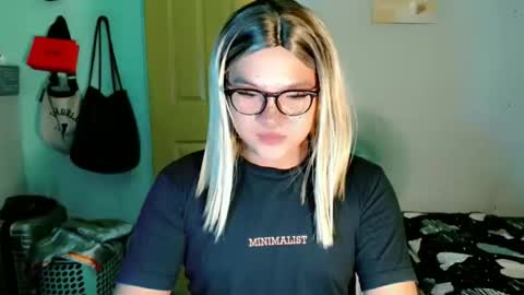 krezikeed online show from April 2026 12:10:01 PM