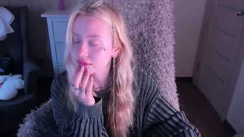 kris_grant online show from September 2025 10:28:01 AM