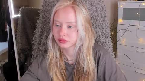 kris_grant online show from October 2025 10:38:01 AM