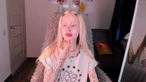kris_grant online show from May 2026 10:22:01 AM